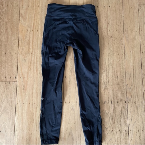 Lululemon Black Leggings Two Front Zipper Pockets - Picture 6 of 9
